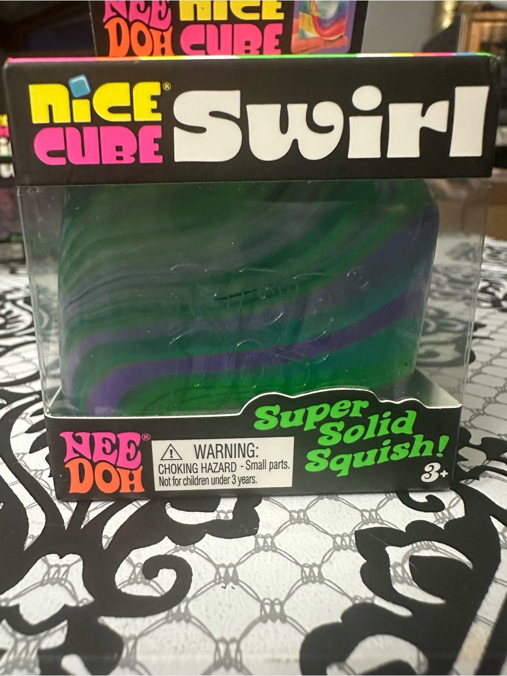 Nice Cube Swirl Super Solid Squish - Green & Purple